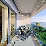 Nalu Studio Mamaia